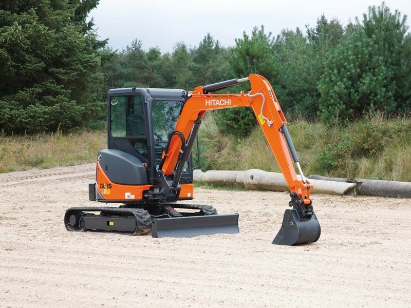 4. Мини экскаватор Hitachi ZX38U